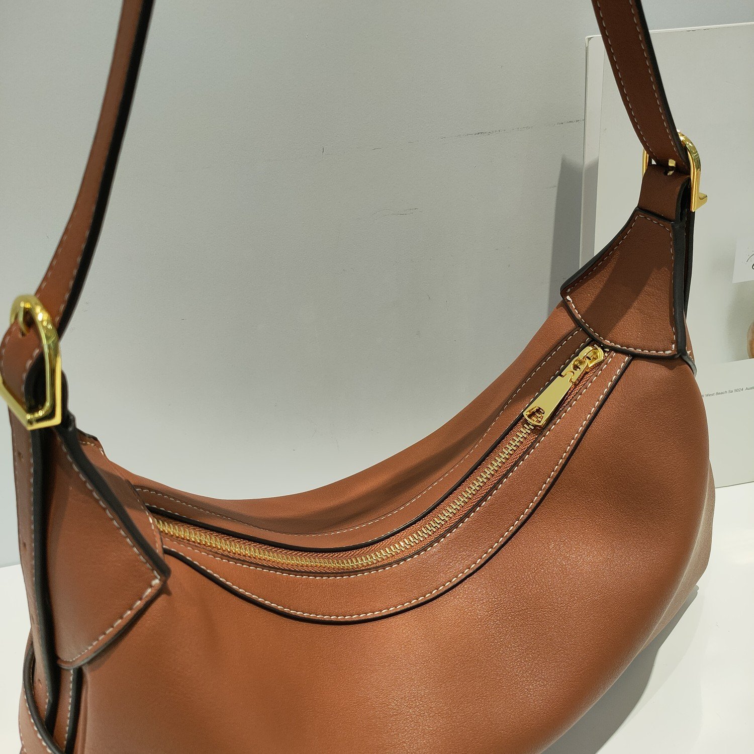 Leather One-shoulder Handbag - Image 9